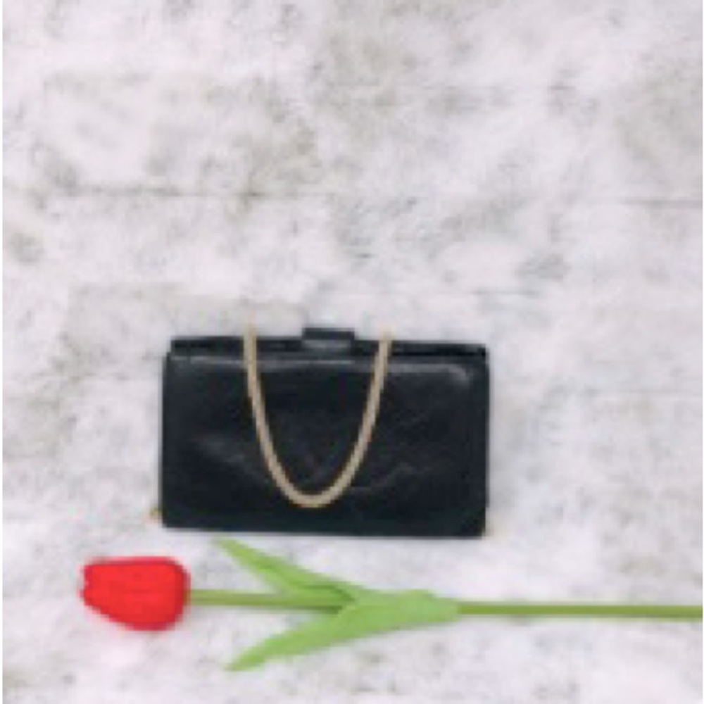 Super cute purse just time to rotate!